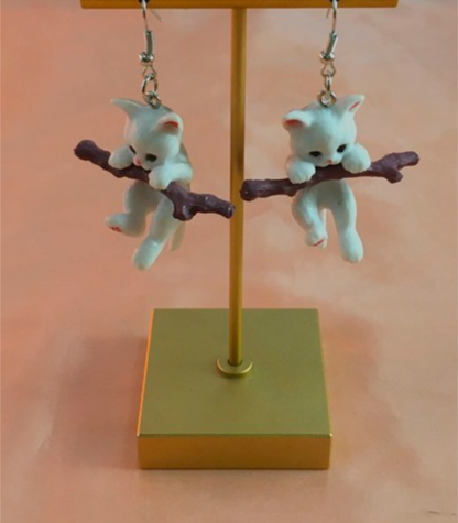 Cute Lightweight colourful Resin dangle earrings, Cat, Kitten, Feline (White)