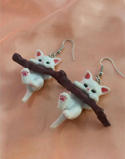 Cute Lightweight colourful Resin dangle earrings, Cat, Kitten, Feline (White)